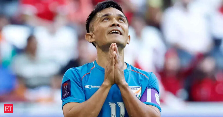 Sunil Chhetri’s return offers nationwide crew hope however displays badly on Indian soccer