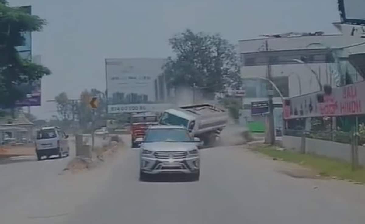 Water Tanker Rolls Over While Trying To Overtake Truck In Bengaluru