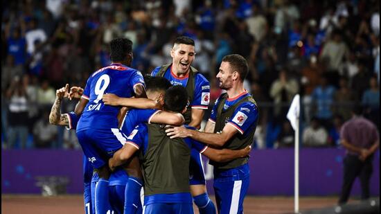 ISL: Bengaluru beat Goa 2-0 in first leg of semis | Football News
