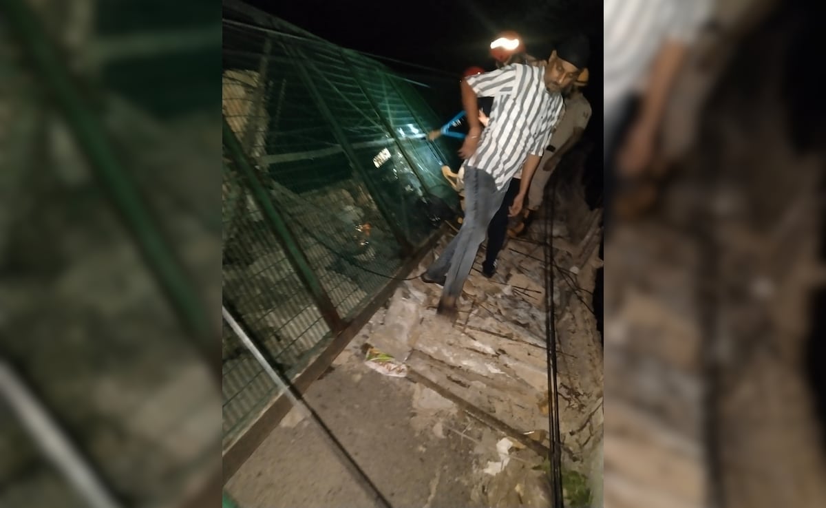 Passengers Scream As IndiGo Flight Hit By Turbulence, Aircraft Damaged delhi noida hail storm rain dust weather