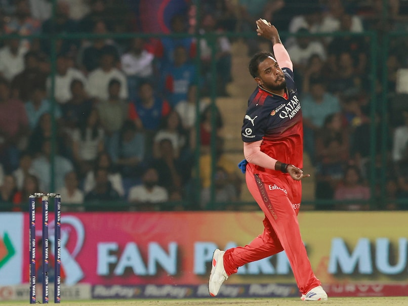RCB Coach Dinesh Karthik Praises “Diligent” Yash Dayal After Last Over Heroics vs CSK