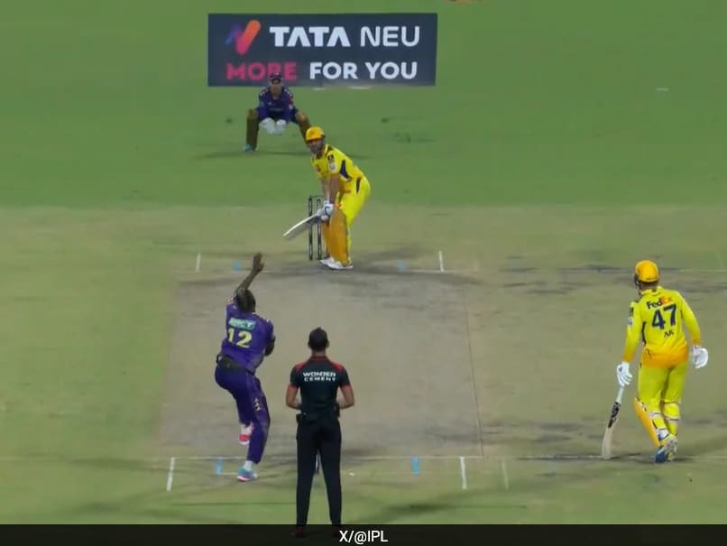 MS Dhoni Unleashes Vintage Mode With Fiery Six Off Andre Russell As CSK Beat KKR. Watch