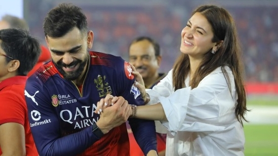 Virat Kohli’s endearing gesture for Anushka Sharma from RCB’s victory parade: ‘She suffered the same moments since 2014’